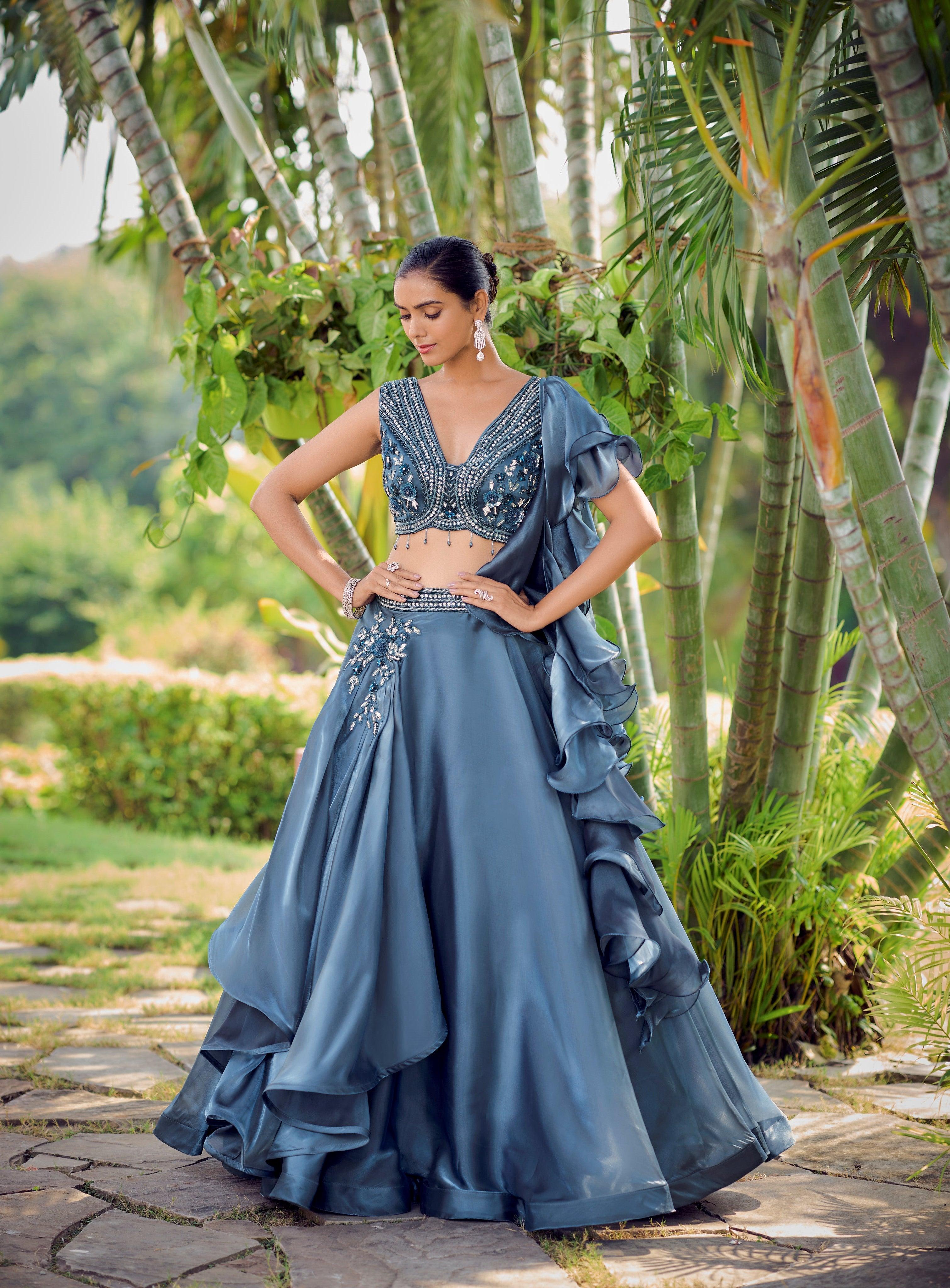 trendy dresses for engagement 32 Gorgeous Engagement Photo Dresses